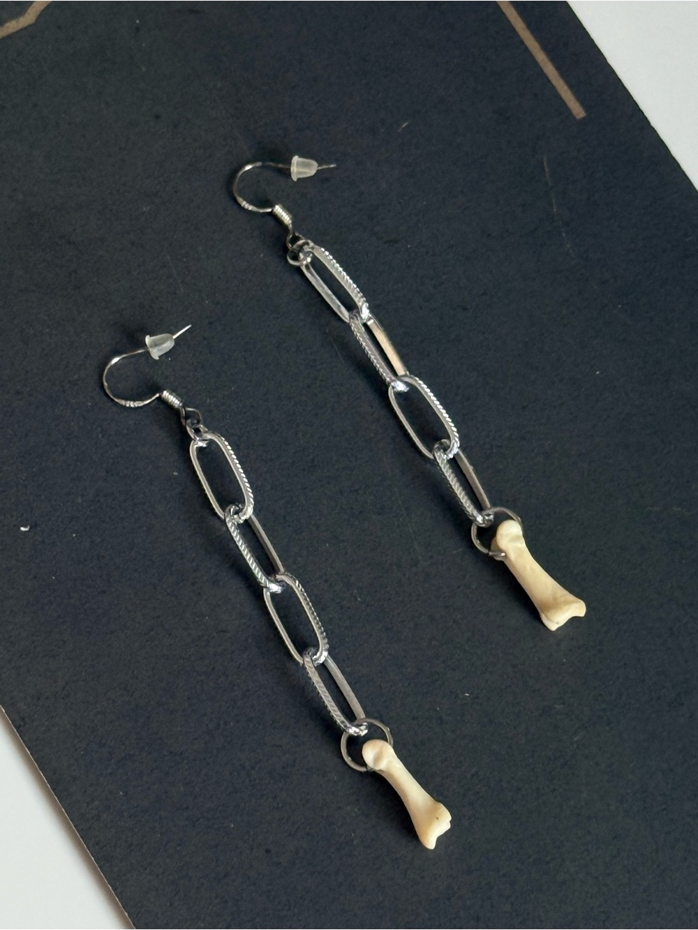 Long Silver Chain Drop Earrings with Bone Charm coyote foot bone oddities earrin - Picture 3 of 5